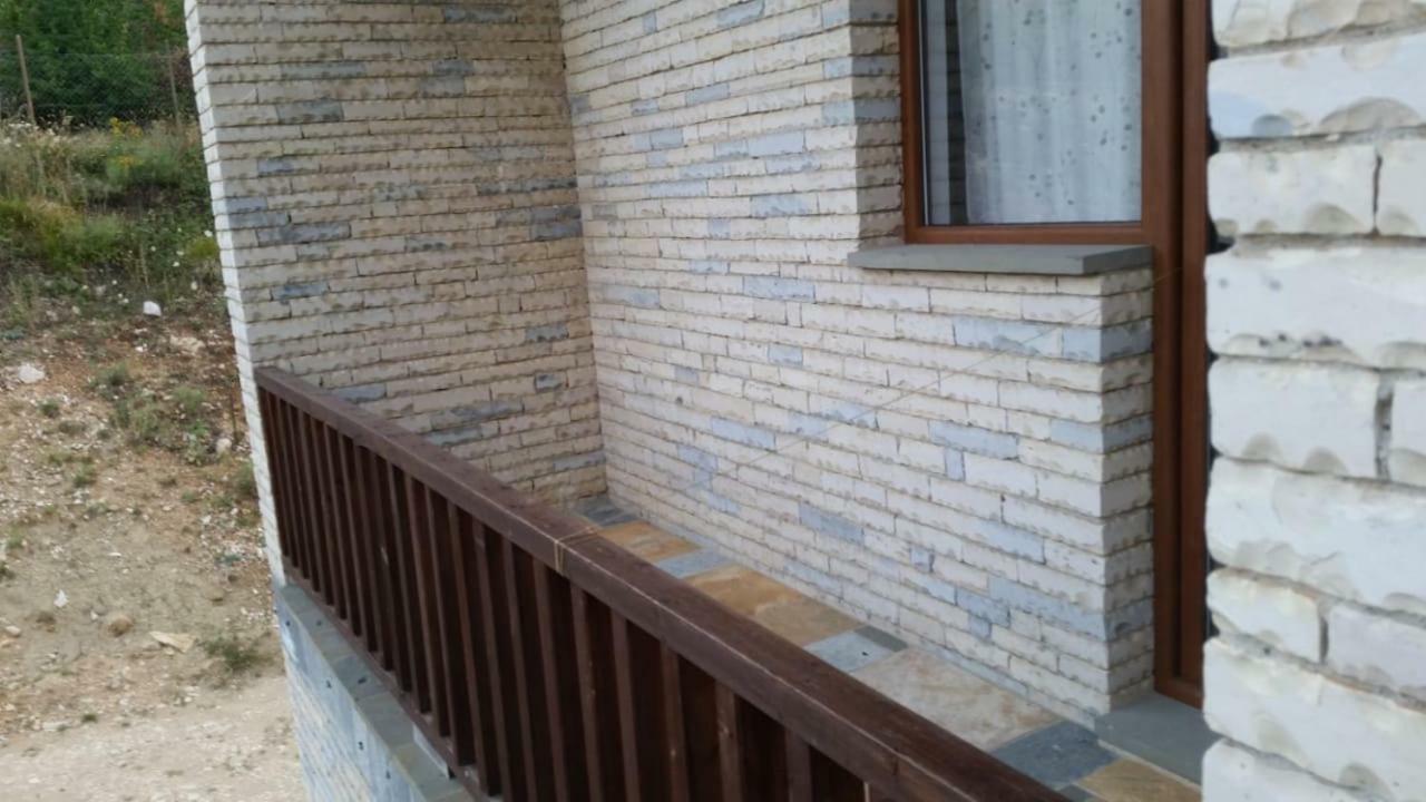 Bujtina E Tomorrit Ujanik Exterior photo