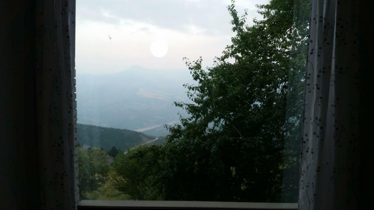 Bujtina E Tomorrit Ujanik Exterior photo
